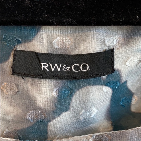 RW&CO feminine flounce blouse - Picture 3 of 4